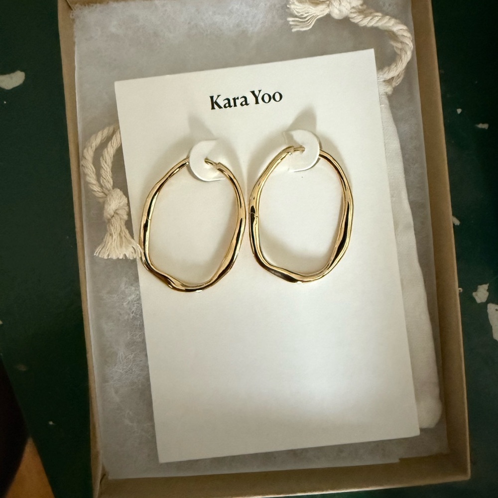 Kara Yoo Romy Hoops - Picture 5 of 5